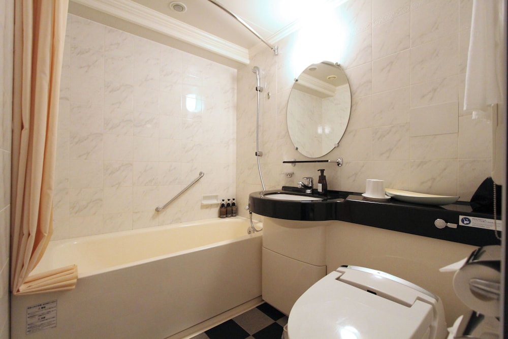 コンフォート ツインルーム 禁煙 バスルーム0 | KOKO HOTEL 大阪心斎橋