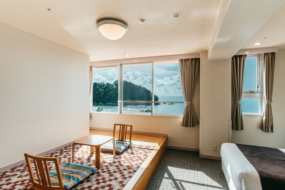 スーペリアツイン（バス付）禁煙 客室1 | 亀の井ホテル 紀伊田辺