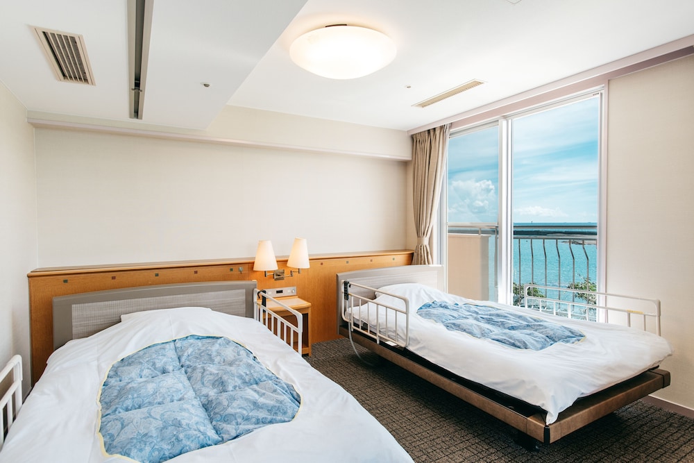 バリアフリー対応客室（バス付）禁煙 客室2 | 亀の井ホテル 紀伊田辺