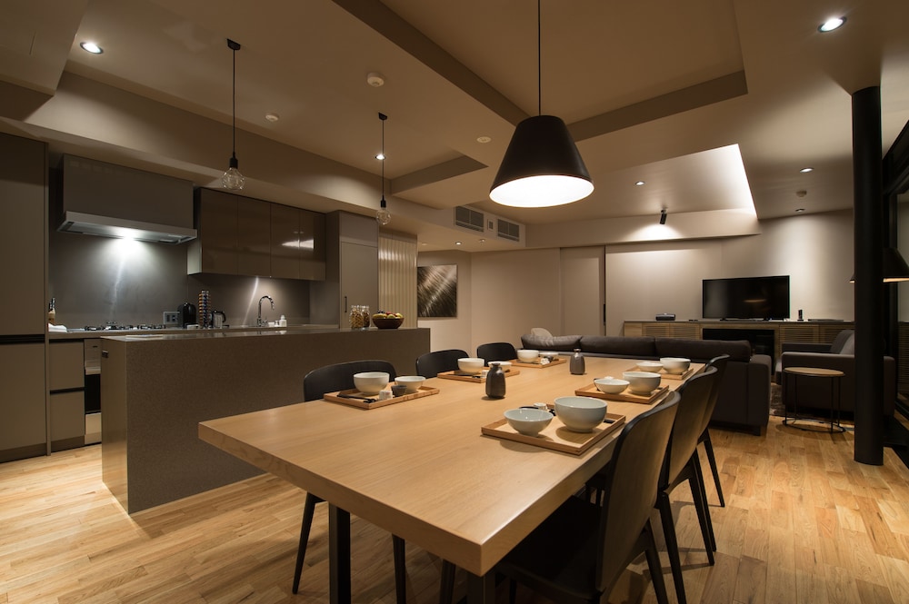 アパートメント 2 ベッドルーム 客室内のダイニングエリア0 | Aspect Luxury Apartments by H2 Life