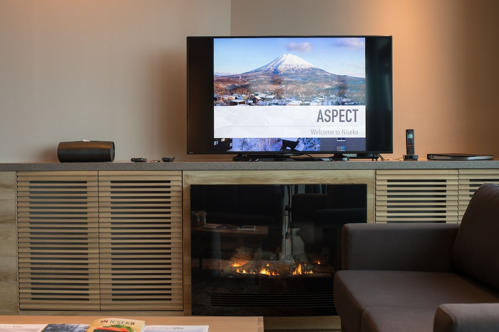 アパートメント 2 ベッドルーム リビング エリア2 | Aspect Luxury Apartments by H2 Life