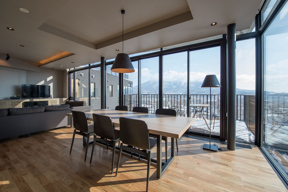 アパートメント 2 ベッドルーム リビング エリア0 | Aspect Luxury Apartments by H2 Life