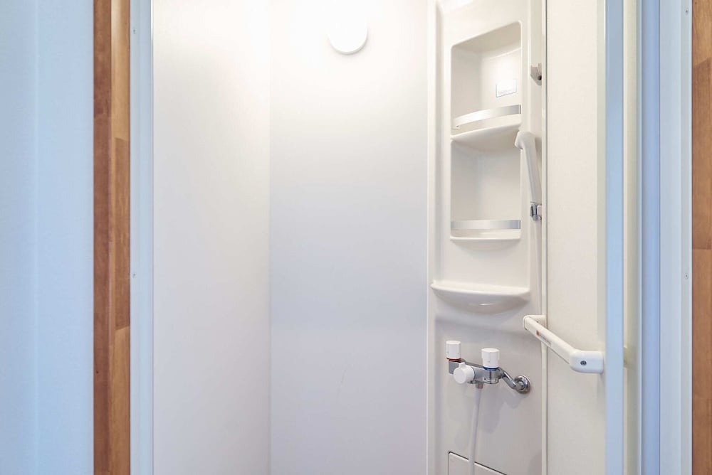 スタンダード キャビン バスルーム0 | RE:TREAT 佐渡風島