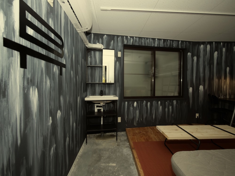 ベーシック 4 人部屋 客室3 | BENCH