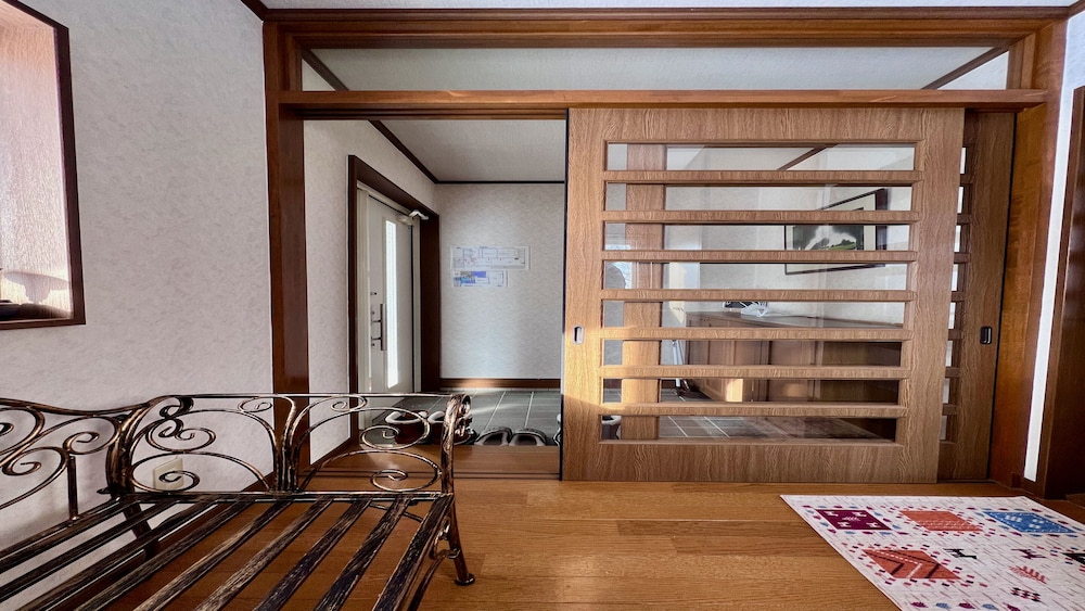 メインイメージ | Yellow House by Lake TOYA メインイメージ | Yellow House by Lake TOYA