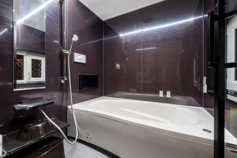 ハウス バスルーム0 | アンティークス犬山