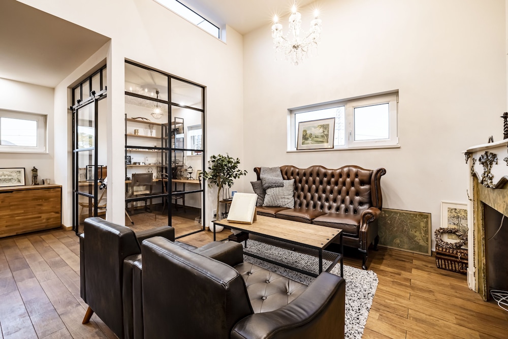 ハウス リビング エリア1 | アンティークス犬山