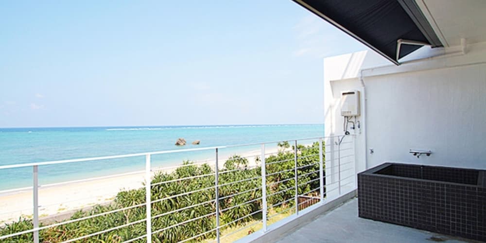 202 Sunset テラス / パティオ3 | カーサドゥマイオーシャンヴィラ今帰仁