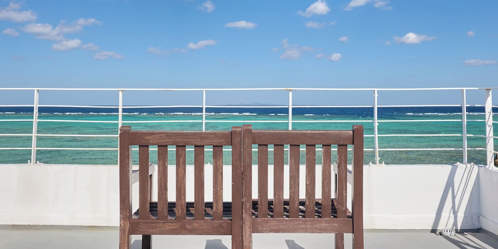 301 Wave テラス / パティオ1 | カーサドゥマイオーシャンヴィラ今帰仁