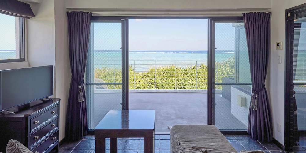 202 Sunset 客室3 | カーサドゥマイオーシャンヴィラ今帰仁