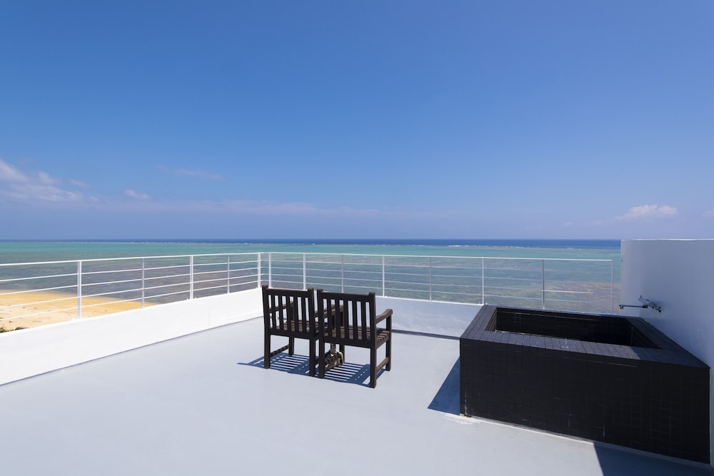 302 Star | カーサドゥマイオーシャンヴィラ今帰仁