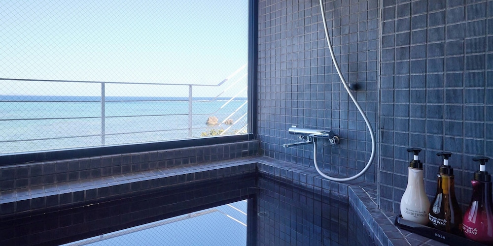 302 Star バスルーム1 | カーサドゥマイオーシャンヴィラ今帰仁