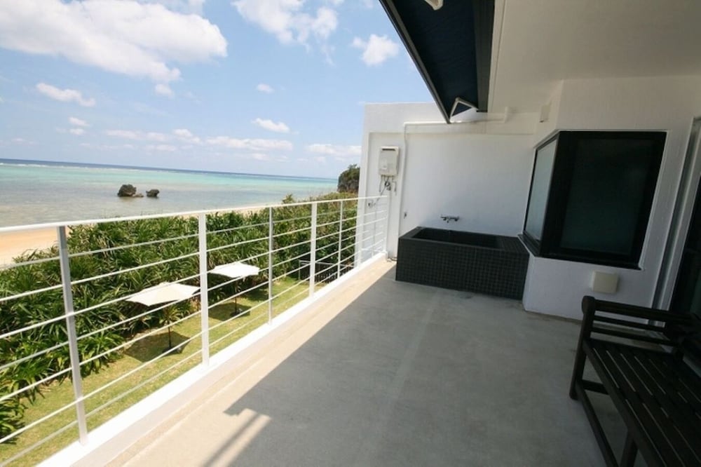 202 Sunset テラス / パティオ3 | カーサドゥマイオーシャンヴィラ今帰仁