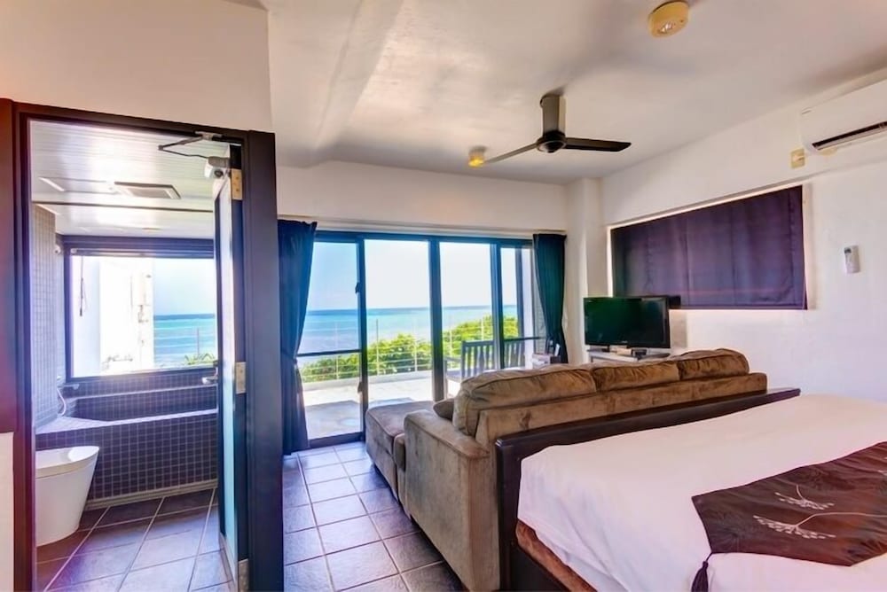 201 Anthurium 客室1 | カーサドゥマイオーシャンヴィラ今帰仁