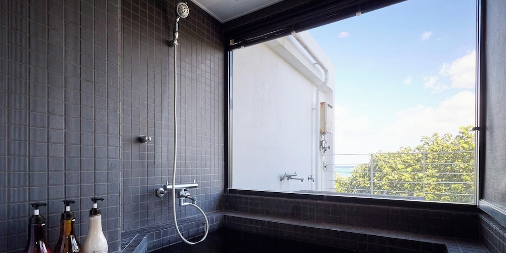 201 Anthurium バスルーム0 | カーサドゥマイオーシャンヴィラ今帰仁