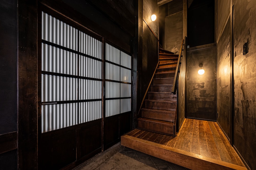 102 本館 · 歳吉屋 禁煙 客室1 | BYAKU Narai