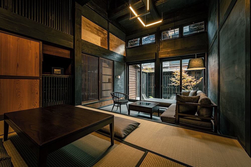 103 本館 · 歳吉屋 禁煙 | BYAKU Narai