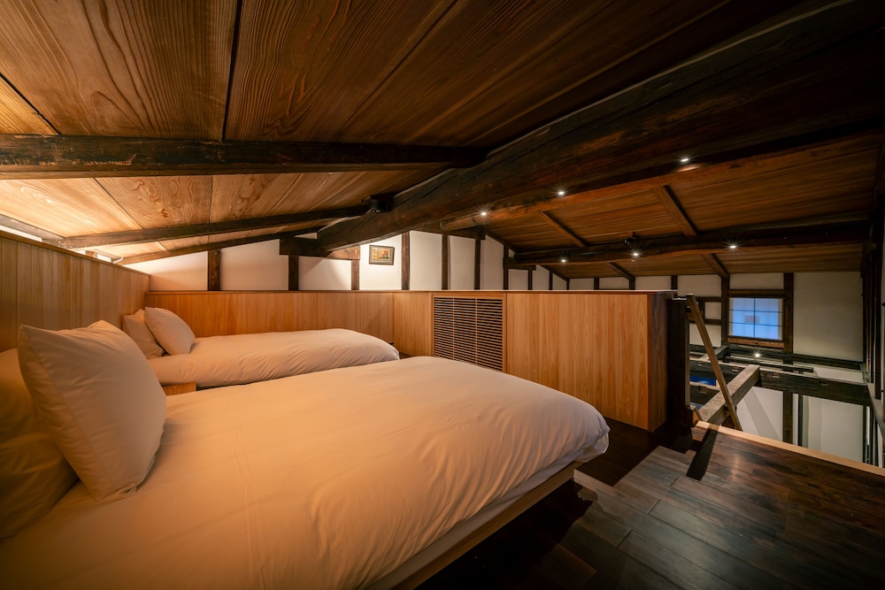 115 別館 · 島茂屋 半露天風呂 禁煙 客室4 | BYAKU Narai