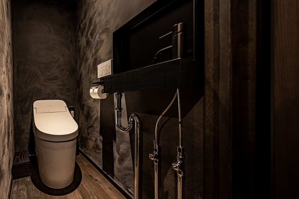 110 別館 · 上原屋 半露天風呂 禁煙 客室1 | BYAKU Narai