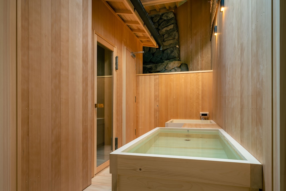 116 別館 · かね上屋 プライベートサウナ 禁煙 バスルーム0 | BYAKU Narai