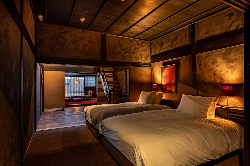 109 別館 · 上原屋 半露天風呂 禁煙 客室0 | BYAKU Narai