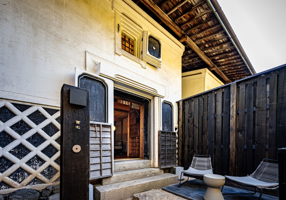 107 本館 · 歳吉屋 半露天風呂 禁煙 部屋からの景観0 | BYAKU Narai