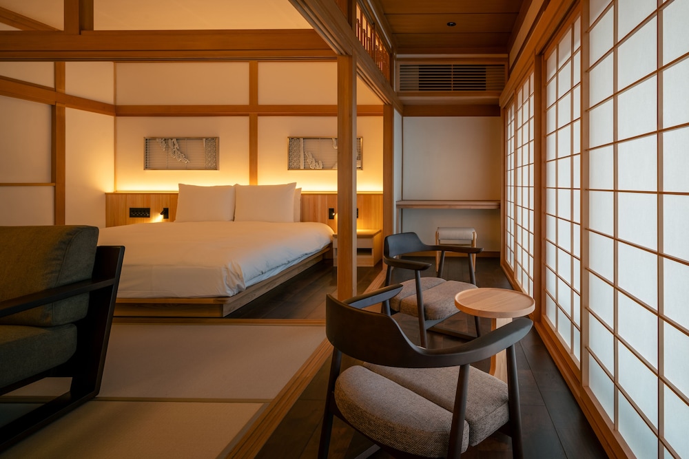 113 別館 · 島茂屋 半露天風呂 禁煙 客室2 | BYAKU Narai