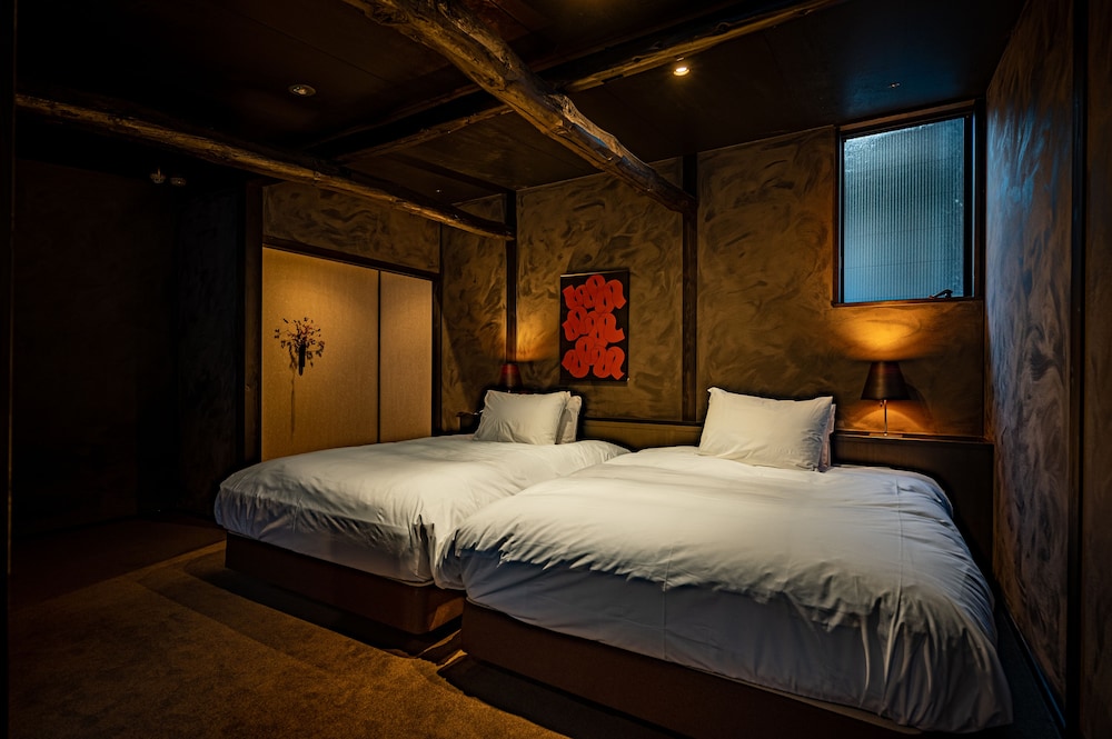 110 別館 · 上原屋 半露天風呂 禁煙 客室2 | BYAKU Narai