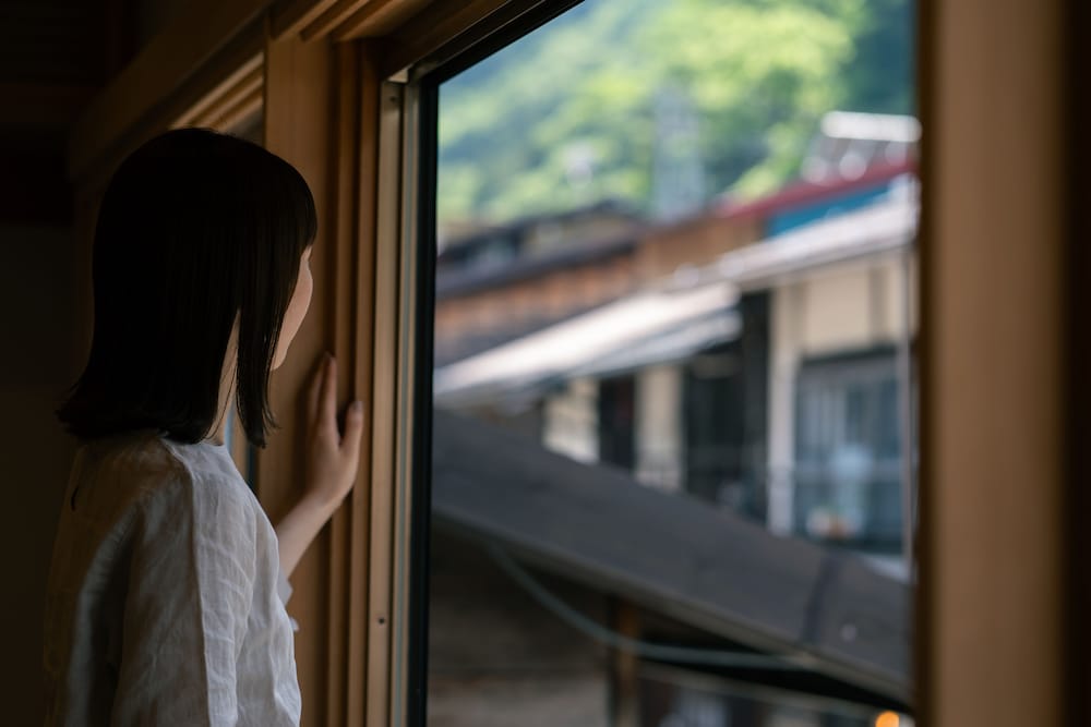 113 別館 · 島茂屋 半露天風呂 禁煙 部屋からの景観1 | BYAKU Narai