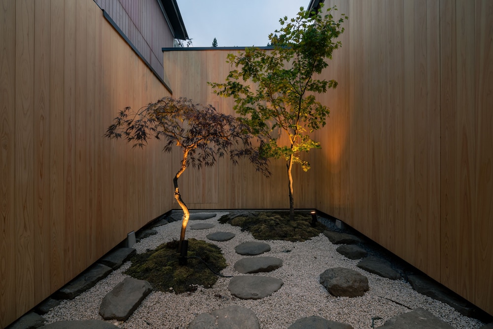 115 別館 · 島茂屋 半露天風呂 禁煙 客室2 | BYAKU Narai