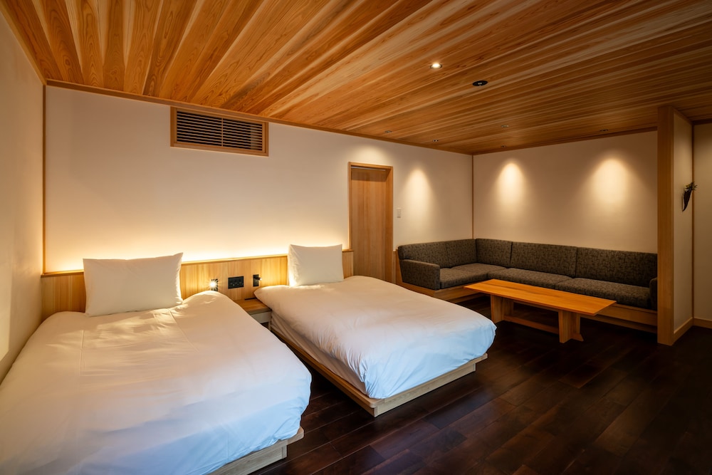 114 別館 · 島茂屋 半露天風呂 禁煙 客室0 | BYAKU Narai