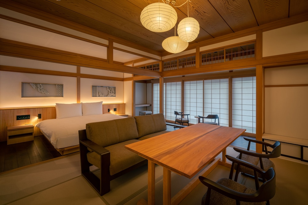 113 別館 · 島茂屋 半露天風呂 禁煙 | BYAKU Narai