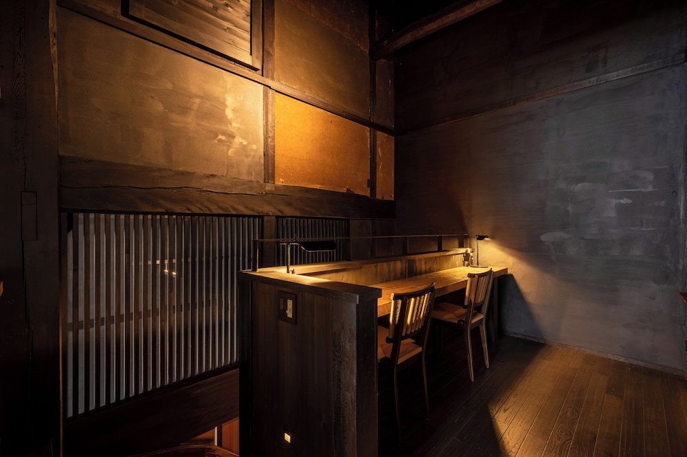 103 本館 · 歳吉屋 禁煙 客室5 | BYAKU Narai