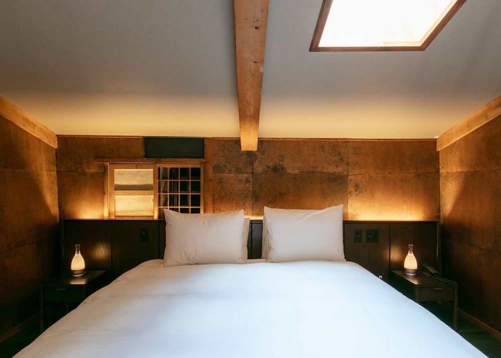 108 本館 · 歳吉屋 半露天風呂 禁煙 客室4 | BYAKU Narai