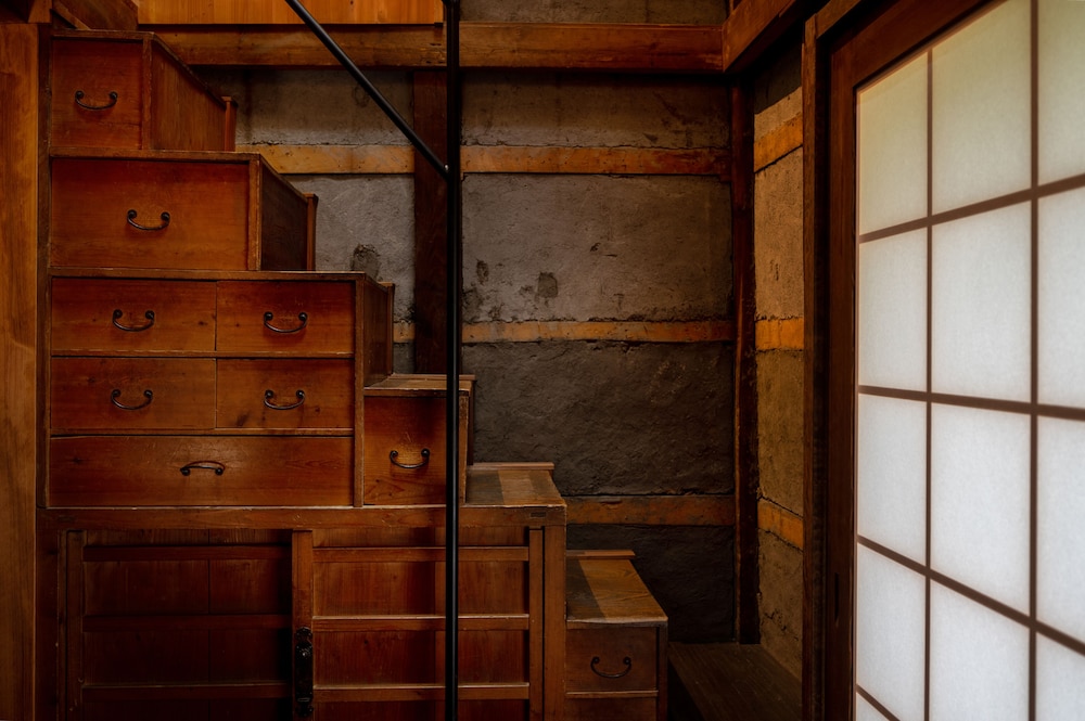 107 本館 · 歳吉屋 半露天風呂 禁煙 客室3 | BYAKU Narai