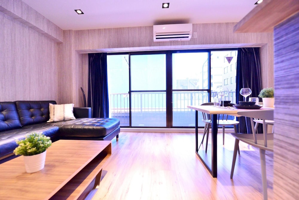 内装1 | Lux 2BR Penthouse Imperial Palace 7pax 3mins Sub 内装1 | Lux 2BR Penthouse Imperial Palace 7pax 3mins Sub