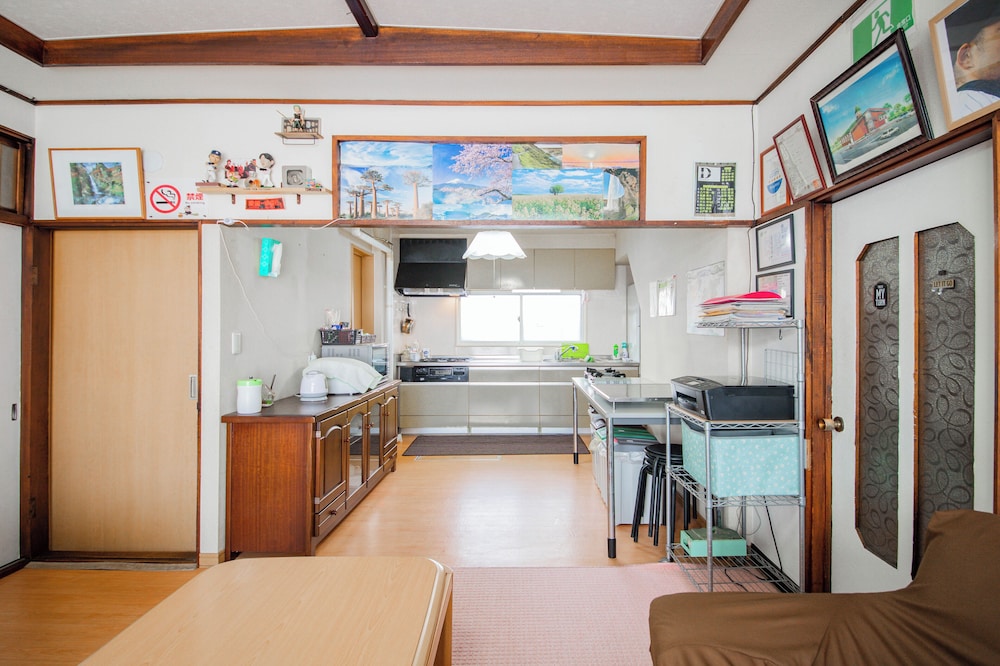 ハウス リビング エリア6 | CHIYOGAOKA GUEST HOUSE