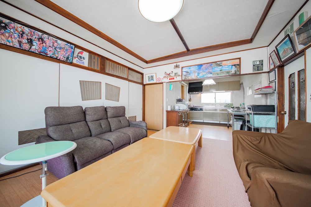 ハウス リビング エリア4 | CHIYOGAOKA GUEST HOUSE