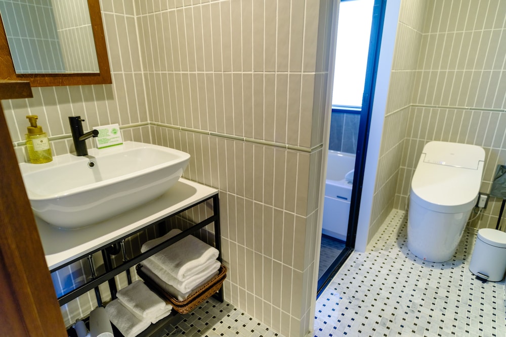 ファミリー スタジオスイート バスルーム0 | 浅草楓