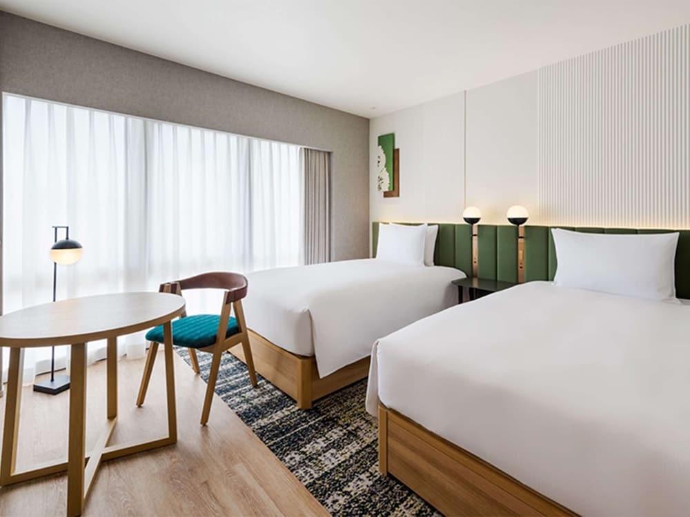 ファミリー ルーム シングルベッド 2 台 | ヒルトン・ガーデン・イン京都四条烏丸