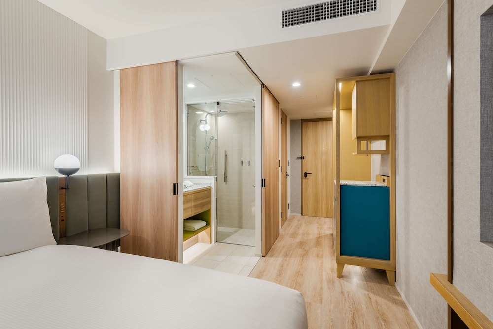 スーペリア ルーム シングルベッド 2 台 バスルーム0 | ヒルトン・ガーデン・イン京都四条烏丸