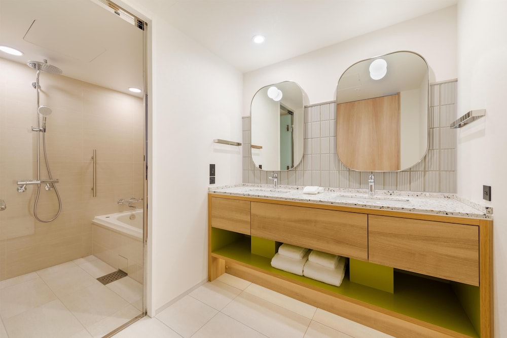 デラックス ルーム クイーンベッド 1 台 (Family Room) バスルーム0 | ヒルトン・ガーデン・イン京都四条烏丸