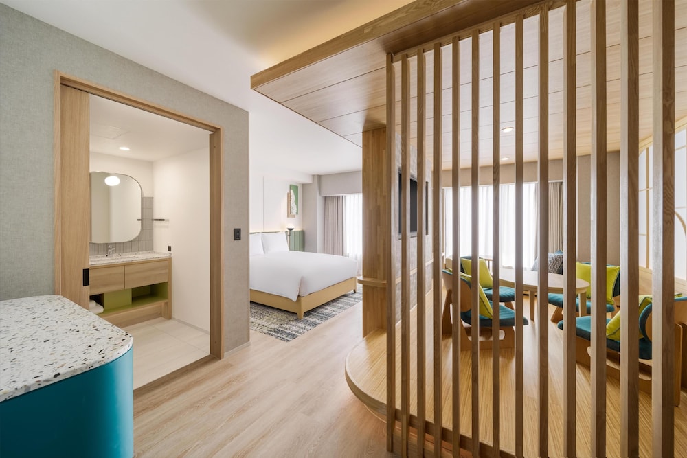 デラックス ルーム クイーンベッド 1 台 (Family Room) 客室6 | ヒルトン・ガーデン・イン京都四条烏丸