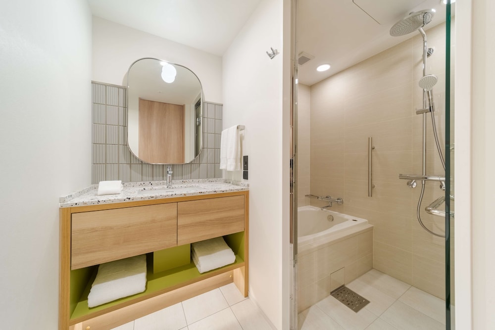 デラックス ルーム クイーンベッド 1 台 バスルーム0 | ヒルトン・ガーデン・イン京都四条烏丸