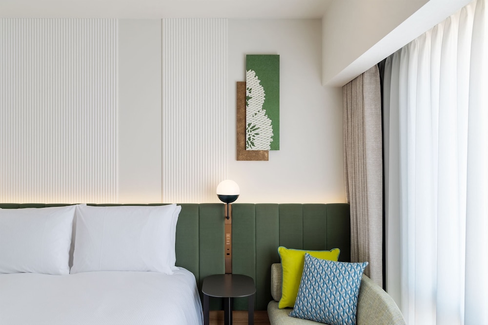 ルーム クイーンベッド 1 台 バリアフリー 客室3 | ヒルトン・ガーデン・イン京都四条烏丸