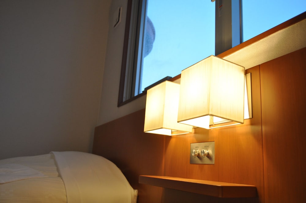 セミダブルルーム禁煙 （セミダブルベッド1台) 客室2 | ホテルチューリップ石垣島