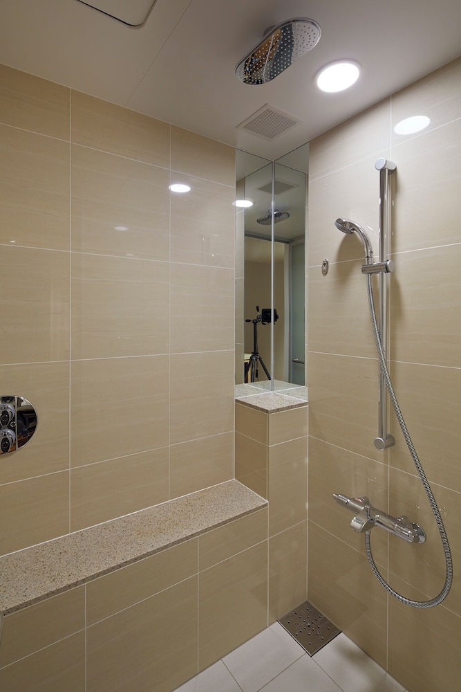 スタンダードダブル (シャワーブース) (禁煙) バスルーム0 | 三井ガーデンホテル大阪プレミア