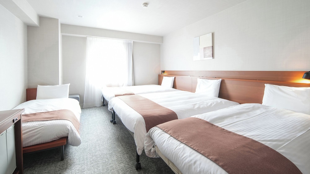コンフォートツインルーム エキストラベッド2台付 禁煙 客室8 | ベッセルホテル都城
