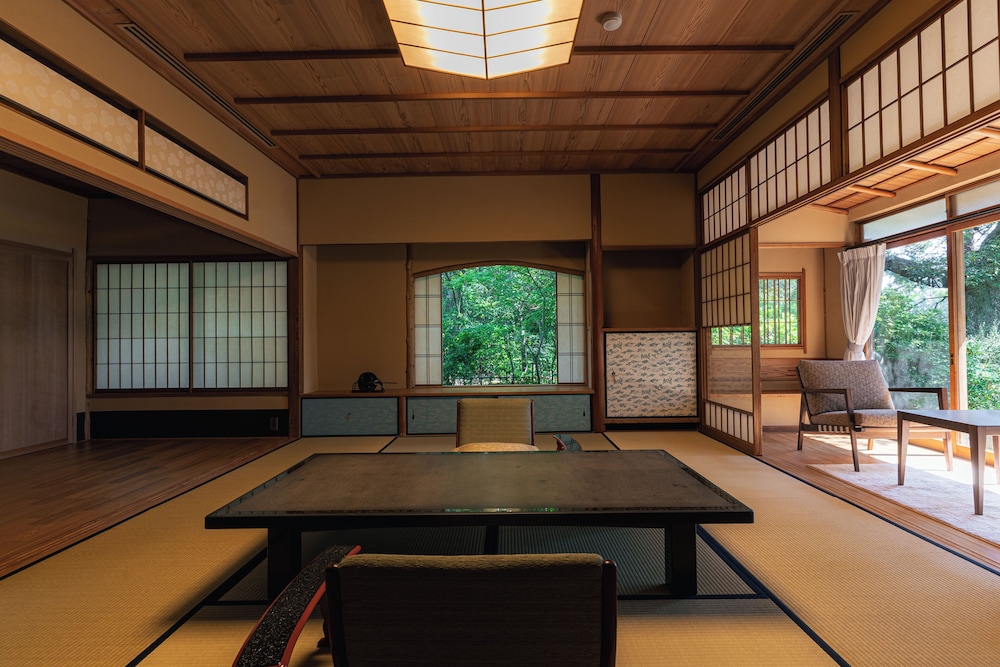 龍燈の間 客室1 | 文珠荘 松露亭