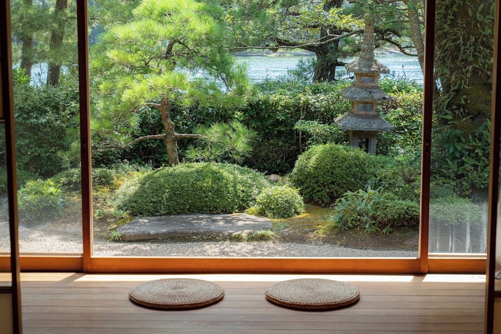 龍燈の間 客室3 | 文珠荘 松露亭